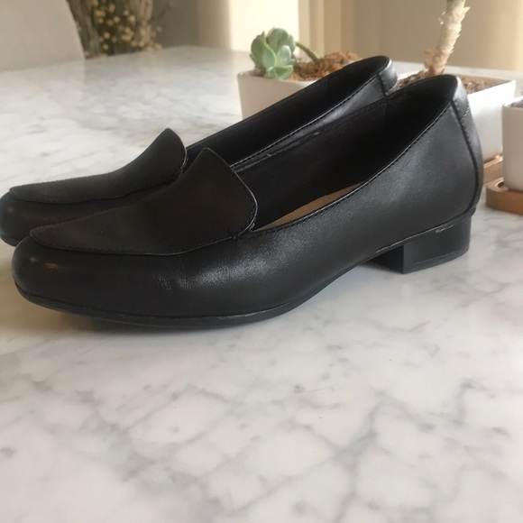 NWOB Clark’s Black Loafers - Picture 2 of 5